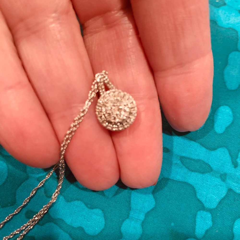 1/10 ct TW Genuine Diamond Pendant Necklace